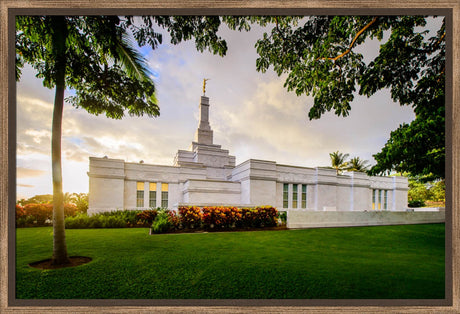 Kona Temple - Bushes on the Side