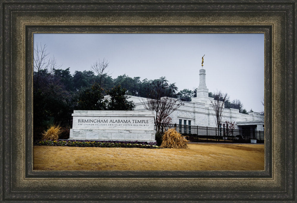 Birmingham Temple - Golden Sign